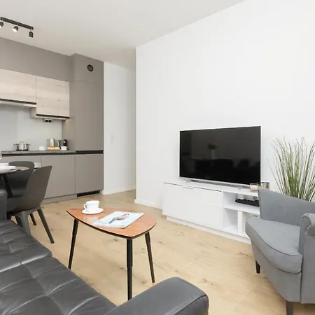 Two-bedroom Elegant With Parking Praga By Renters 公寓