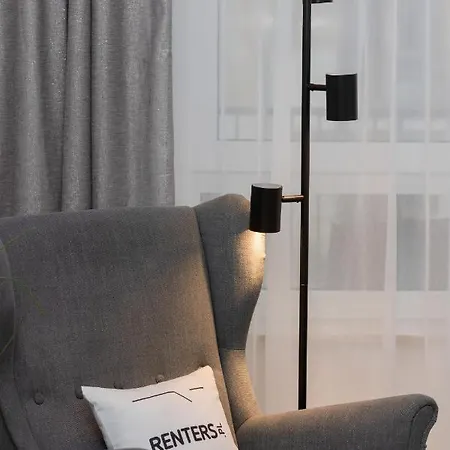 Two-bedroom Elegant With Parking Praga By Renters Βαρσοβία