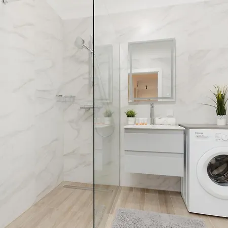 公寓 Two-bedroom Elegant With Parking Praga By Renters 华沙