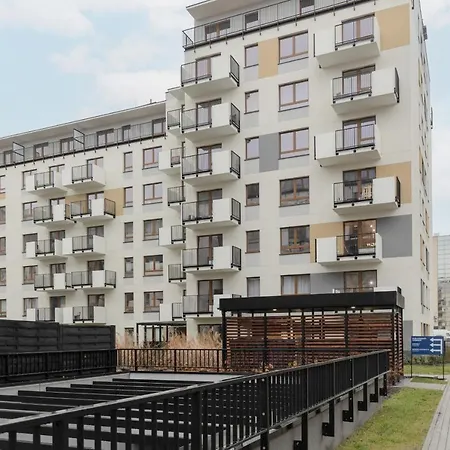 Two-bedroom Elegant With Parking Praga By Renters Διαμέρισμα